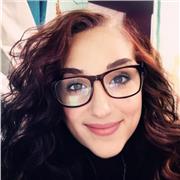 Profesora y educadora de Párvulos, con experiencia clases de lenguaje y historia en adolecentes y Párvulos