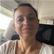 Accompagnante éducative et œnologue de formation, avec de réelles qualités de patience et de pédagogie et d’adaptabilité