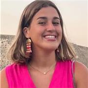 Profesora actualmente cursando 4 de filologia hispánica en la universidad y con experiencia previa dando clase.