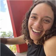 Lycéenne, allant en médecine en septembre, et souhaitant offrir mon aide pour ceux qui sont dans le besoin