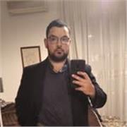 Mi piace molto mettermi in gioco e conoscere altre persone nel mondo e poter insegnare qualcosa a loro