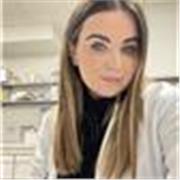Tutor qualificata per lezioni efficaci, personalizzate e orientate ai risultati