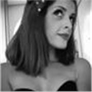 Licenciada en filología inglesa, examinadora de Cambridge y con amplia experiencia en docencia y en preparación de certificados