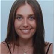 Estudiante de grado imparte clases de inglés y otras asignaturas a todas las edades