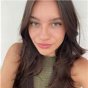 studentessa di 18 anni con certificato c1 di inglese