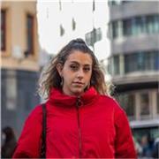 Alumna de primer grado de Lenguas Modernas y sus Literaturas, matriculada en la rama de Humanidades en 2º de Bachillerato. Tengo un alto conocimiento y pasión por la Historia tanto contemporánea como de España. Capaz de hacer clases a todo alumnado
