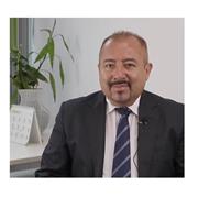 Profesor de Estadística realiza tutoría a estudiantes que nunca llevaron el curso y que requieren mucha paciencia