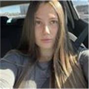 Alumna de estudios ingleses con ambiciones por comenzar