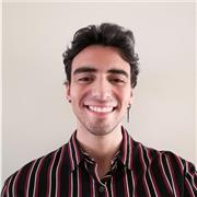 Psicólogo social comunitario, docente universitario y amplia trayectoria en ayudantías de varias áreas de la disciplina. Amante de la filosofía y lenguaje, amplios conocimientos previos en biología y neurociencias