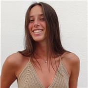 Soy una persona simpática cuyas clases son muy dinámicas y trato siempre de que el alumno aprenda de la forma más divertida. Tengo experiencia como profesora particular impartiendo clases a alumnos entre los 4 y 18 años