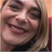 Professoressa di matematica e scienze impartisce lezioni di matematica, scienze, chimica e fisica a ragazzi di scuole superiori