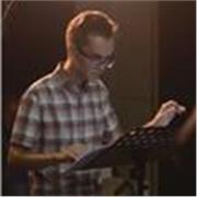 Graduado en composición ofrece clases de composición musical: crea canciones, música para videojuegos, cine y música de concierto