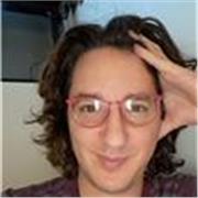 Diplomé de l'École Normale Supérieure, j'enseigne l'expression écrite, l'esprit critique, l'histoire de la pensée : en bref la philosophie !