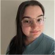 Diplomata al liceo delle scienze umane, conseguendo una laurea triennale in scienze dell' educazione, offre aiuto compiti