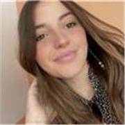 Estudiante de universidad, imparte clases para niños de educación primaria y ESO