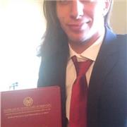 Dottore in Giurisprudenza offre lezioni di diritto privato agli studenti universitari
