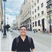 Nativo en español con experiencia de 1 año enseñando idiomas de una forma divertida