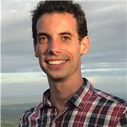 Professore di Italiano, Storia, Geografia e Giornalismo, offre ripetizioni su materie umanistiche e su materie scientifiche