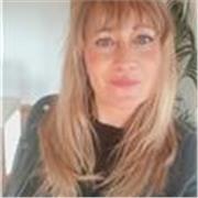 Licenciada en filología inglesa, profesora de inglés