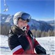 Laureata magistrale in scienze e tecniche delle attività motorie preventive ed adattate. Maestra di sci alpino