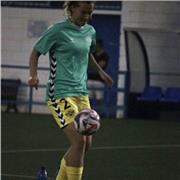 Futbolista profesional con más de 7 años de experiencia en enseñanza de fútbol.