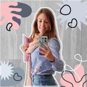 Buenas comunicadora, creativa y trabajadora. He hecho de mi pasión mi profesión, combinando arte, diseño y marketing.