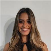 Graduada en periodismo y estudiante de Educación Infantil imparte clases de Inglés y Lengua Castellana para todas las edades