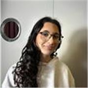 Profesora de ingles apta para enseñar a niños i niñas con nivel de inglés básico.