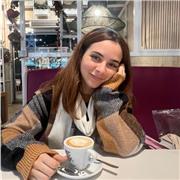 Profesora de literatura y música para niños de hasta 16 años.