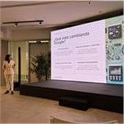 Profesora de SEO & IA orientada a ecommerce que ayuda a entender el nuevo universo que viene con la inteligencia artificial 