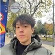 Me defino como una profesora entusiasta, paciente y con sentido del humor. Me gusta crear un ambiente de clase relajado y motivado