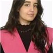 Alumna de bioquímica imparte clases de matemáticas