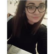 Ragazza laureata in giurisprudenza impartisce ripetizioni di ogni materia scolastica