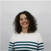 Profesora de música apta para todos los niveles 