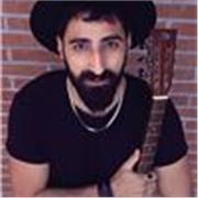 Insegnante di musica, scrittura testuale e canto, composizione musicale pop, rock, folk