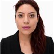 Licenciada en Filología e Idiomas – Inglés, con estudios complementarios en ciencias