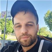 Estudié inglés durante 8 años, aprobé el First Certificate de Cambridge con una A. Realicé varios trabajos como traductor.