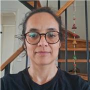 Profesora Hatha Yoga, Asthanga Vinyasa Yoga, Yoga Personas Mayores y diplomada en Fisiología Clínica del Ejercicio Físico ECNT