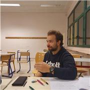 Je propose des cours particuliers en m'adaptant à votre niveau et je crée mes propre cours