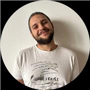 Sono Emanuele e lavoro da 2 anni nel terzo settore come tutor dell’apprendimento. Ho una certificazione B2 in inglese