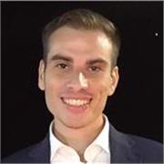 Insegnante di programmazione e sviluppo web, laureato in Informatica, offre lezioni private online con metodo teoria + pratica