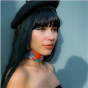 Profesora de dibujo y pintura básica. Manejo de técnicas como acuarela, óleo, acrílico, pasteles