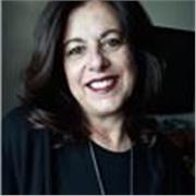 Sono disponibile e paziente sempre pronta ad auitare gli studenti, dovete solo provare.