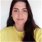 Amable, paciente y acostumbrada a tratar con pequeños