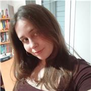 Soy una persona trabajadora y entusiasta de las letras e idiomas. Puedo dar clases de español para extranjeros o latín y lengua.