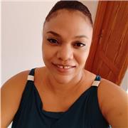 Profesora con interés en ampliar la capacidad de sus estudiantes en la comprensión y el gusto por las matemáticas