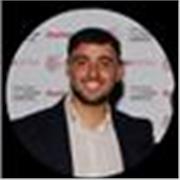 Diplomé d’un master en management internationaux , fort d’une licence 100% anglophone et d’un Erasmus de 6mois en Suède.