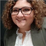 Psicologa impartisce lezioni ad iscritti a corsi di Psicologia (triennale e magistrale)