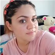 Profesor de ciencias políticas imparte clases a niños de todas las edades