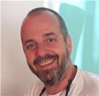 Economista de formación y profesor por vocación. por mis 10 años de experiencia docente puedo impartir clases de apoyo en primaria y hasta 2º de eso de todas las asignaturas (inglés incluido), así como economía y yoga